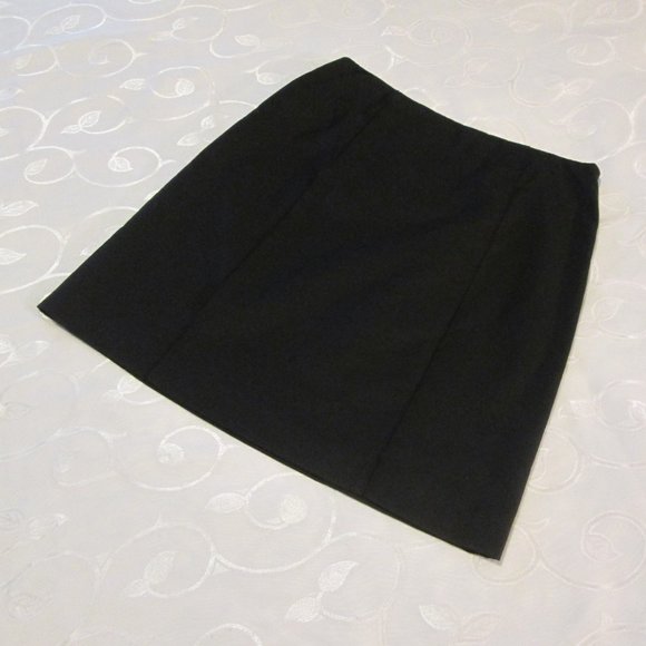 GIANNI PETITE BLACK LINED SKIRT - Picture 2 of 14
